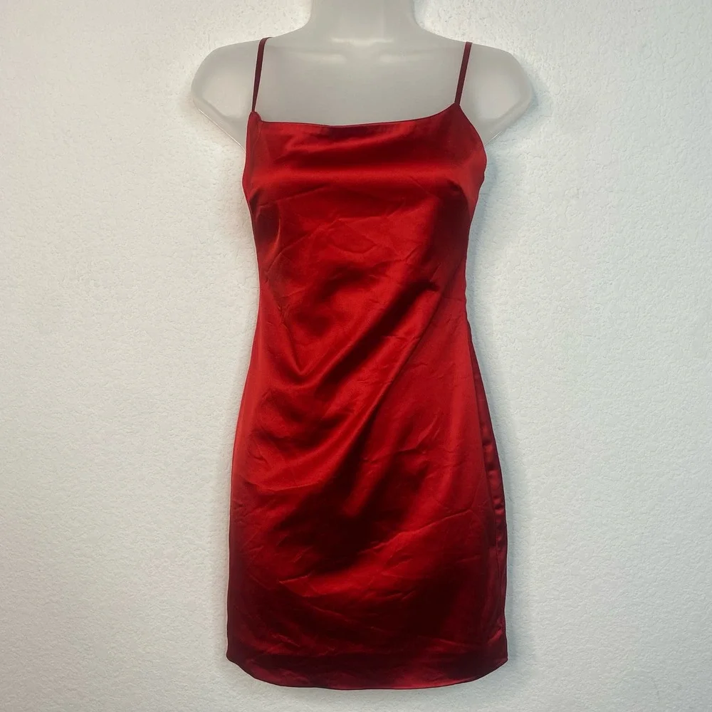 Ten by Babaton Aritzia Dress Womens 0 Red Satin Mini Cocktail Party Romantic 90s